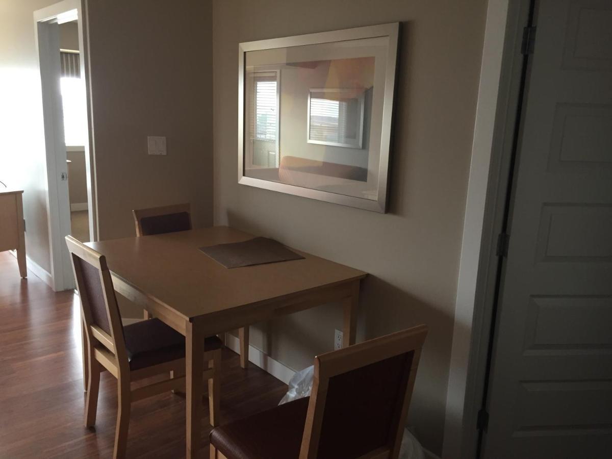 Clearwater Residence Hotel Timberlea Fort Mcmurray Extérieur photo