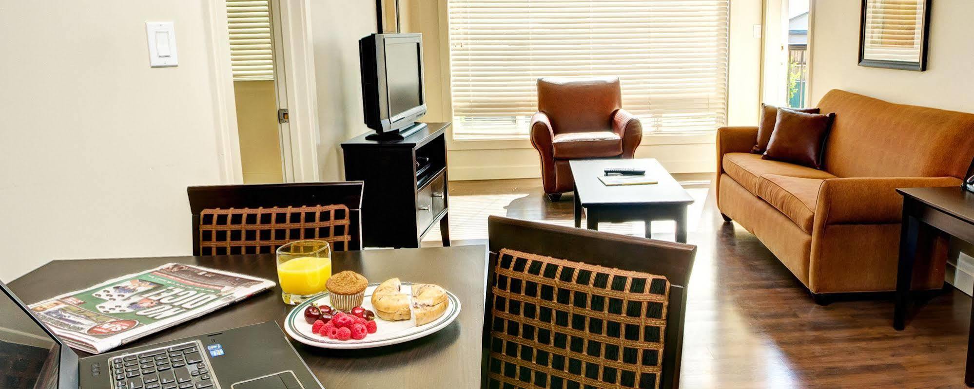 Clearwater Residence Hotel Timberlea Fort Mcmurray Extérieur photo